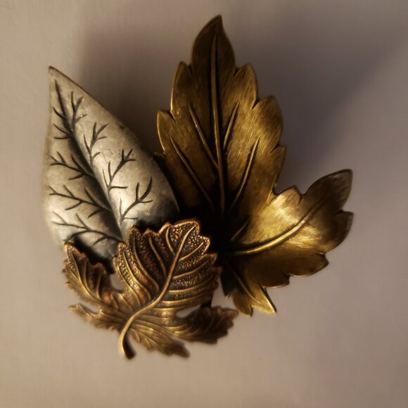 Vintage 3-Leaf Brooch Pin Maple Leaf Mixed Metal Matte 3D Autumn Fall Jewelry - Picture 2 of 9